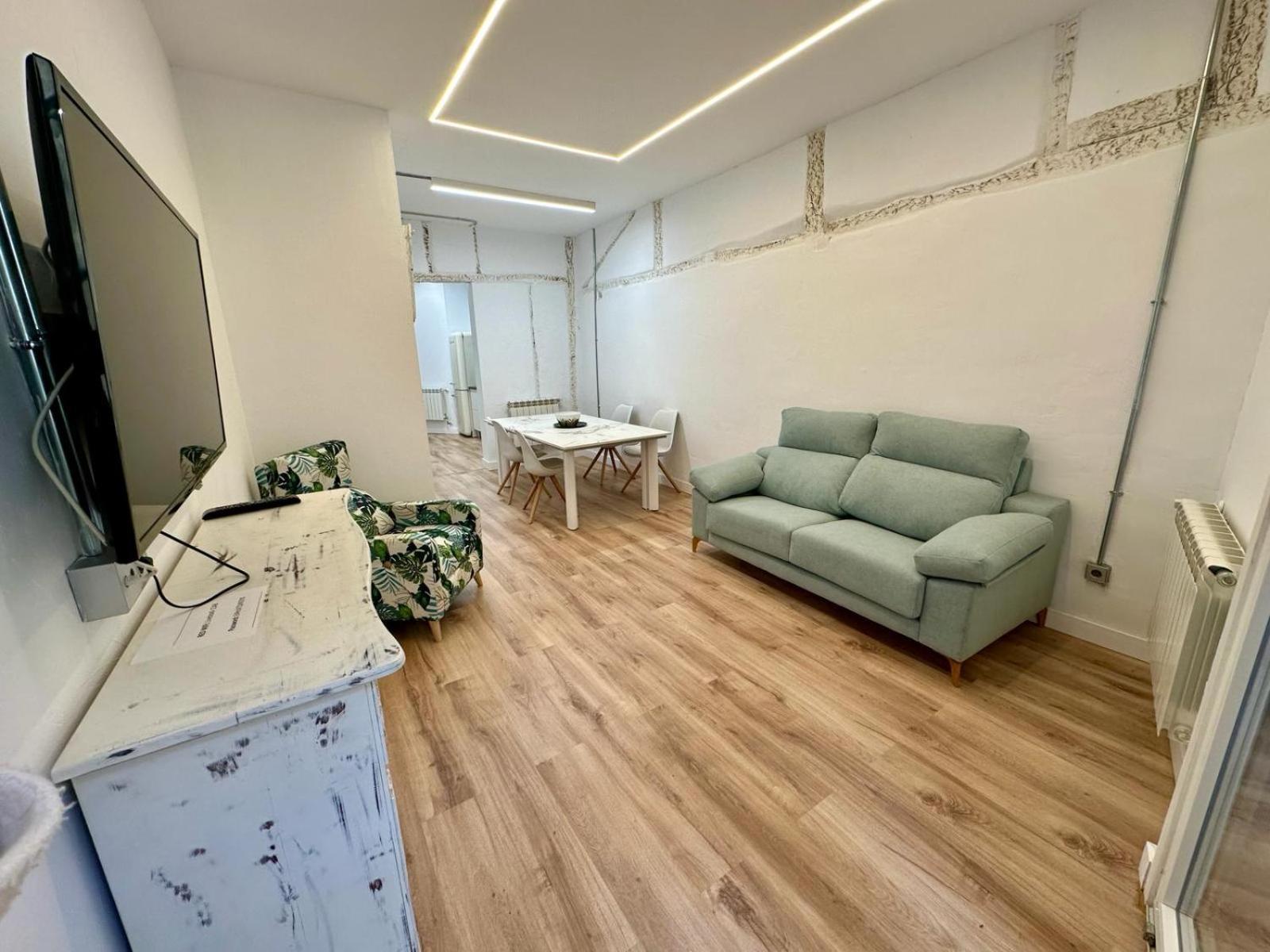 Apartamentos Carolina By Gaiarooms León Zewnętrze zdjęcie